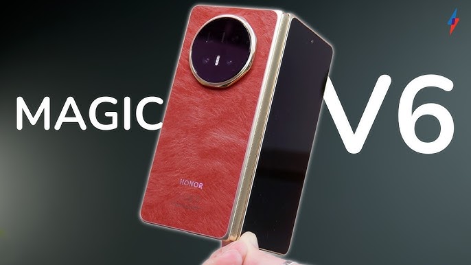هاتف Honor Magic V6 القابل للطي بظهر أحمر ذو ملمس بارز ووحدة كاميرا دائرية